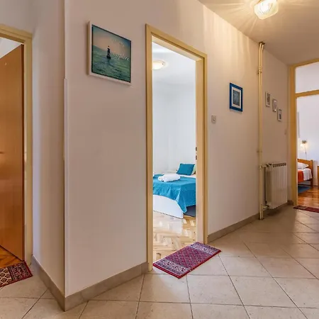 3 Bedroom Stunning In *