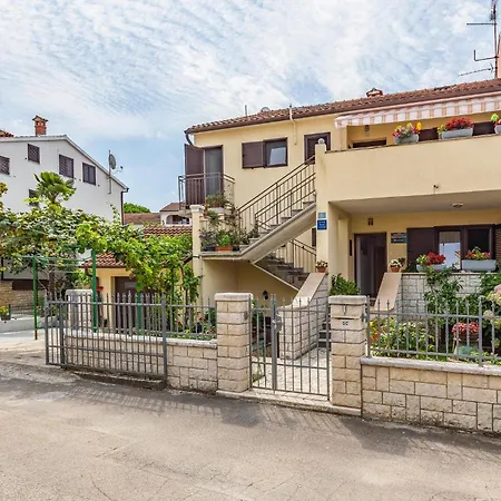 3 Bedroom Stunning In Rovinj