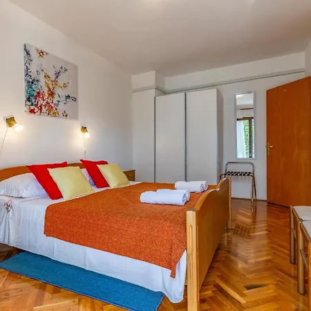 3 Bedroom Stunning In Rovinj