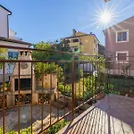 3 Bedroom Stunning In Lejlighed