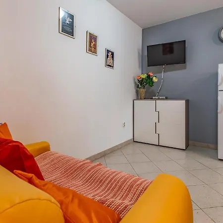 3 Bedroom Stunning In Apartment