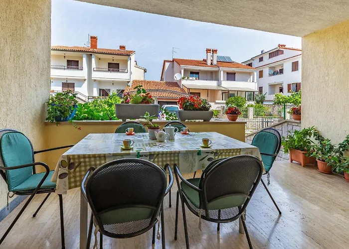 3 Bedroom Stunning In Apartment Rovinj